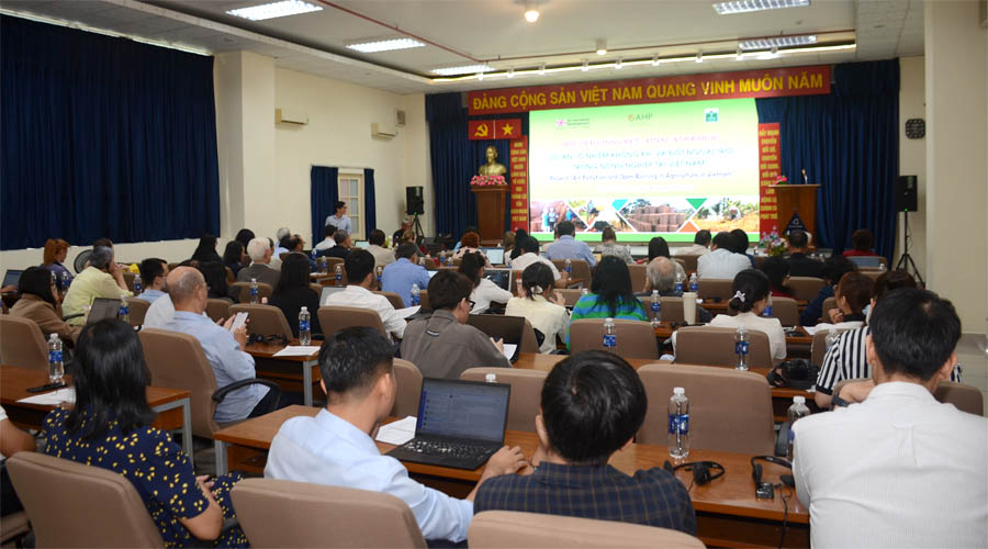 Hội[-]thảo[-]quốc[-]tế[-]tổng[-]kết[-]Dự[-]&aacute;n[-]&ldquo;&Ocirc;[-]nhiễm[-]kh&ocirc;ng[-]kh&iacute;[-]v&agrave;[-]đốt[-]ngo&agrave;i[-]trời[-]trong[-]n&ocirc;ng[-]nghiệp[-]tại[-]Việt[-]Nam&rdquo;.